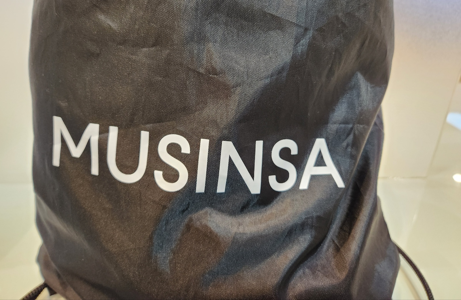 무신사 검정 백팩